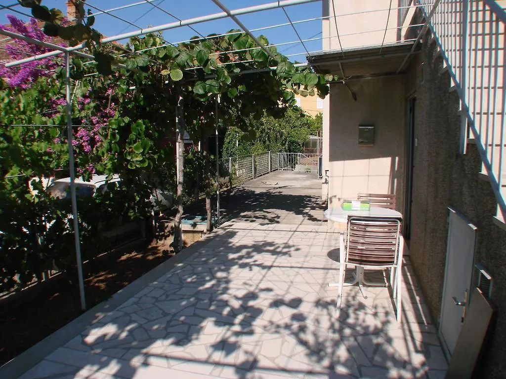 Apartment Matija Trogir 0*,